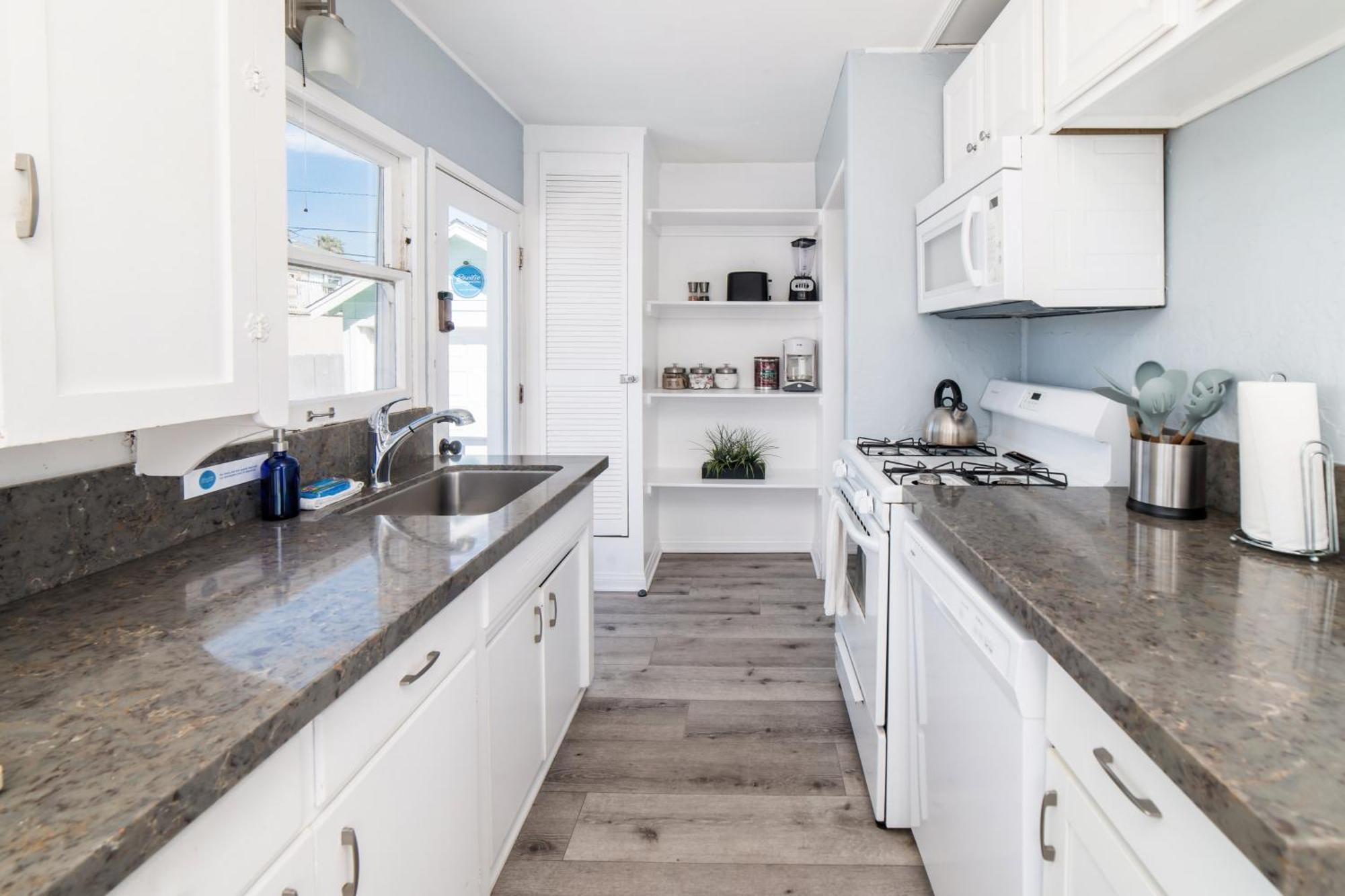 Pacific Bungalow In Oceanside With Backyard & Tiny House Kültér fotó