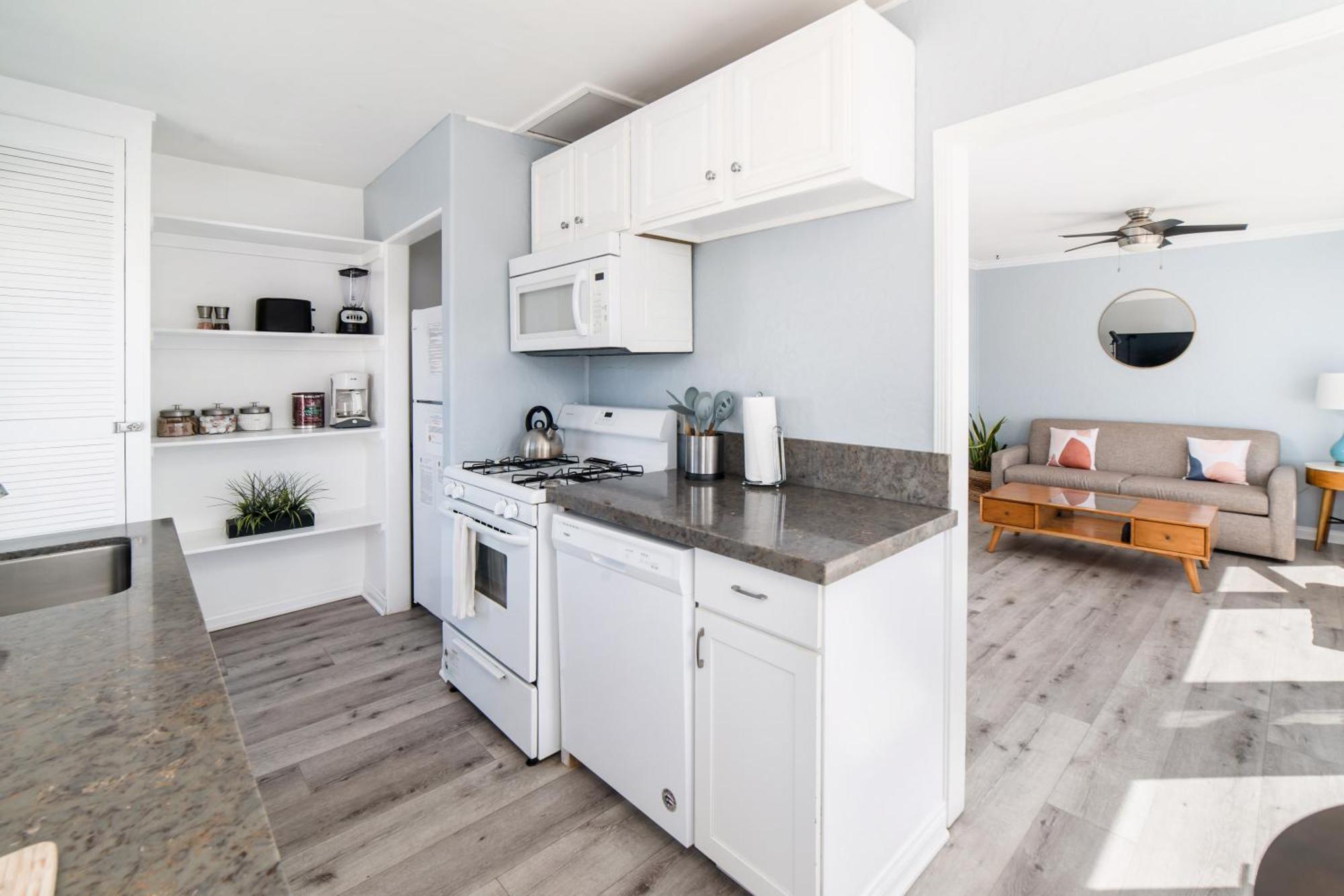 Pacific Bungalow In Oceanside With Backyard & Tiny House Kültér fotó