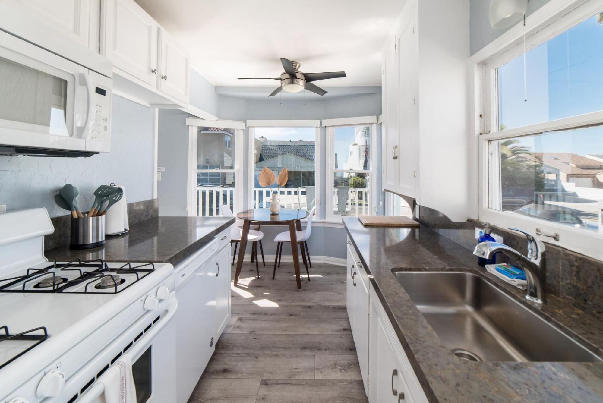 Pacific Bungalow In Oceanside With Backyard & Tiny House Kültér fotó